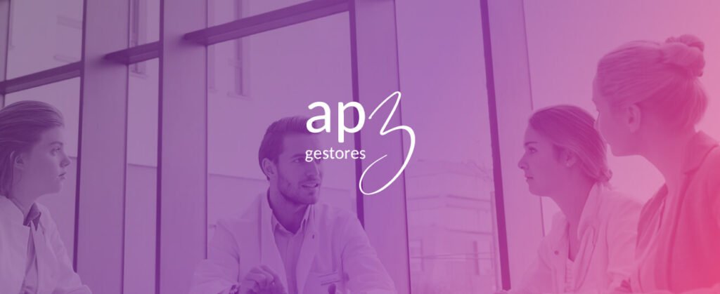 Servicio SEO en Panamá - Equipo de APZ Gestores colaborando en estrategias de negocio
