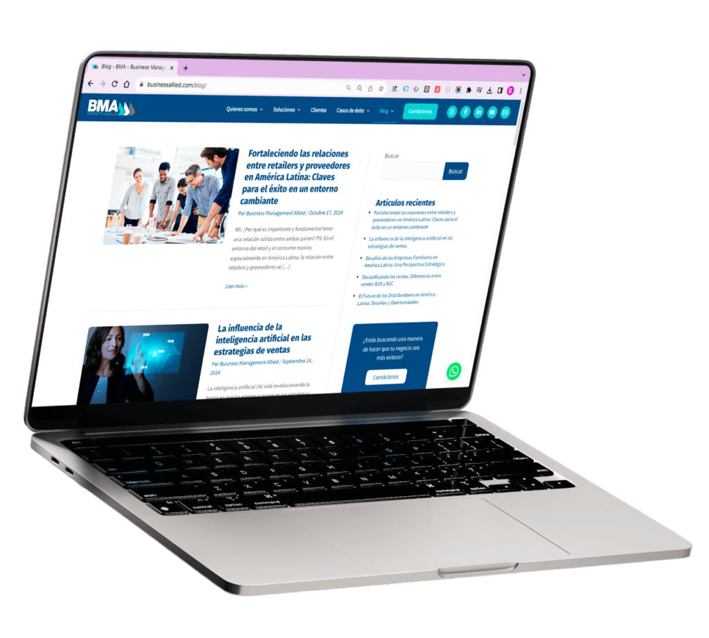Portátil mostrando un sitio web en pantalla